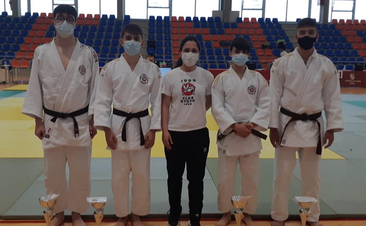 Judokas leoneses en el autonómico cadete.