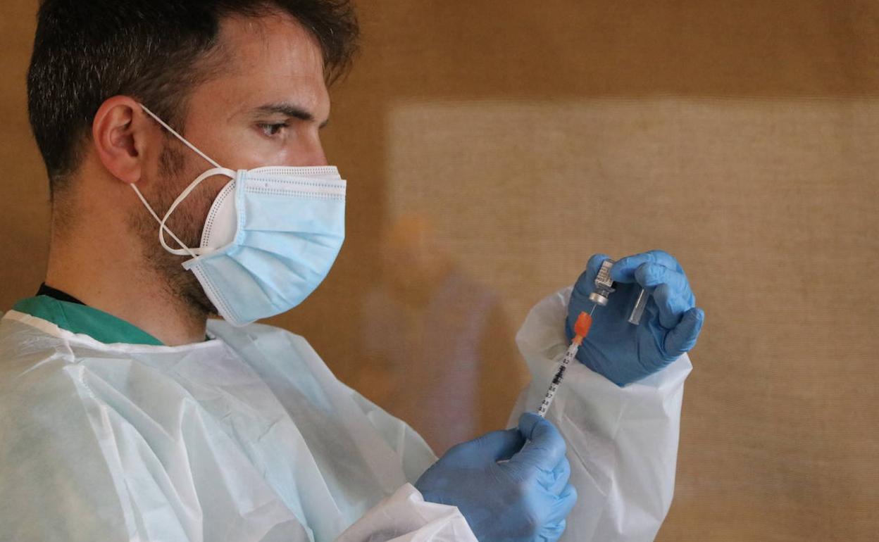 Jornada de vacunación en el Palacio de Exposiciones de León. 