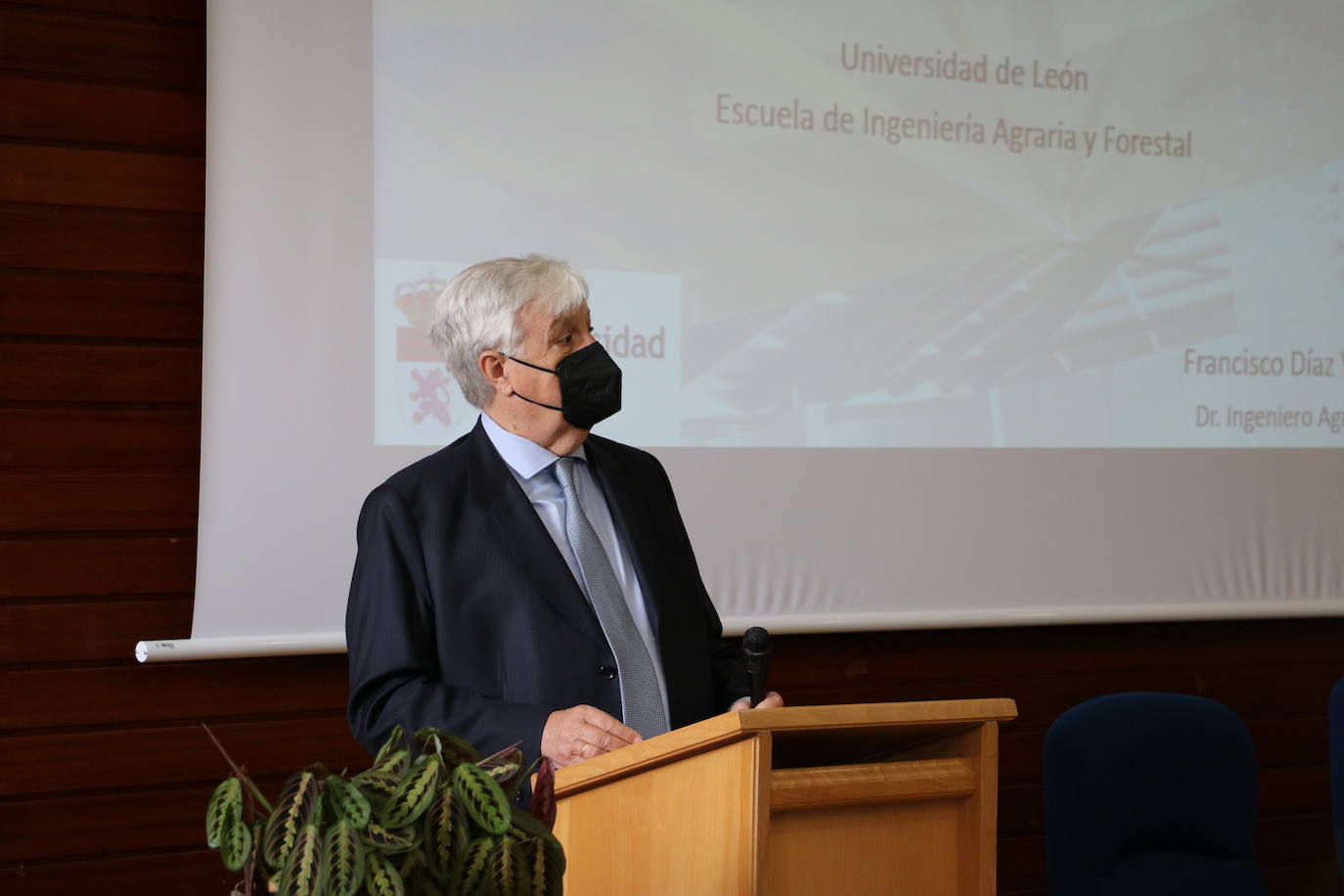 42 estudiantes recibieron la graduación de la Escuela de Ingeniería Agraria y Forestal de la ULE 