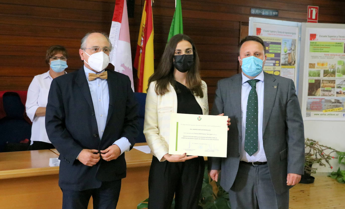 42 estudiantes recibieron la graduación de la Escuela de Ingeniería Agraria y Forestal de la ULE 