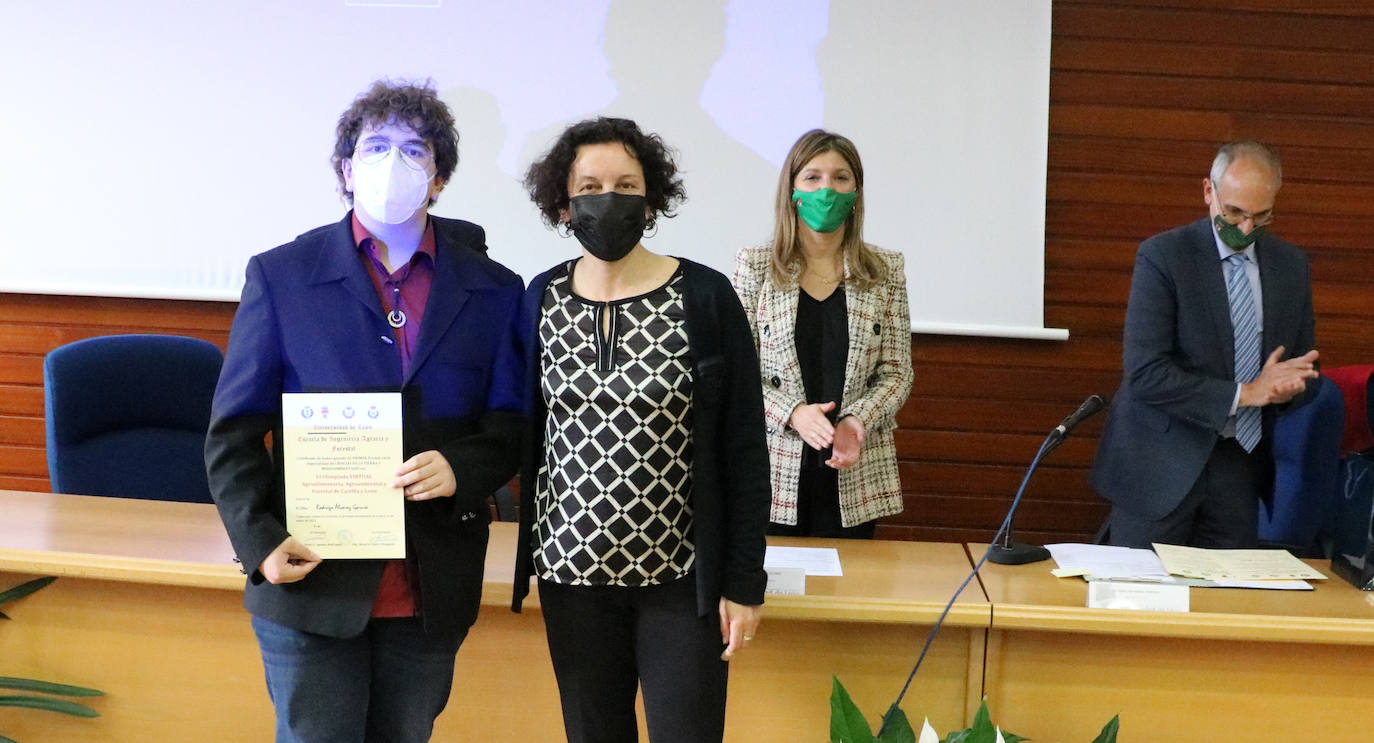 42 estudiantes recibieron la graduación de la Escuela de Ingeniería Agraria y Forestal de la ULE 