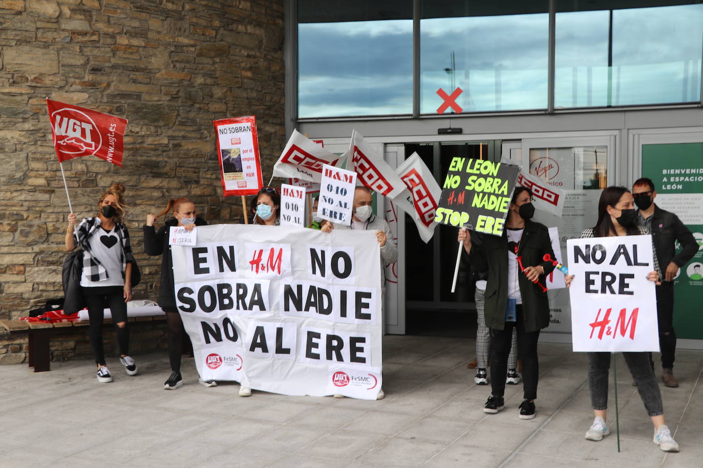 Las trabajadoras reclaman que no se precarice su empleo y se mantegan todos los puestos.