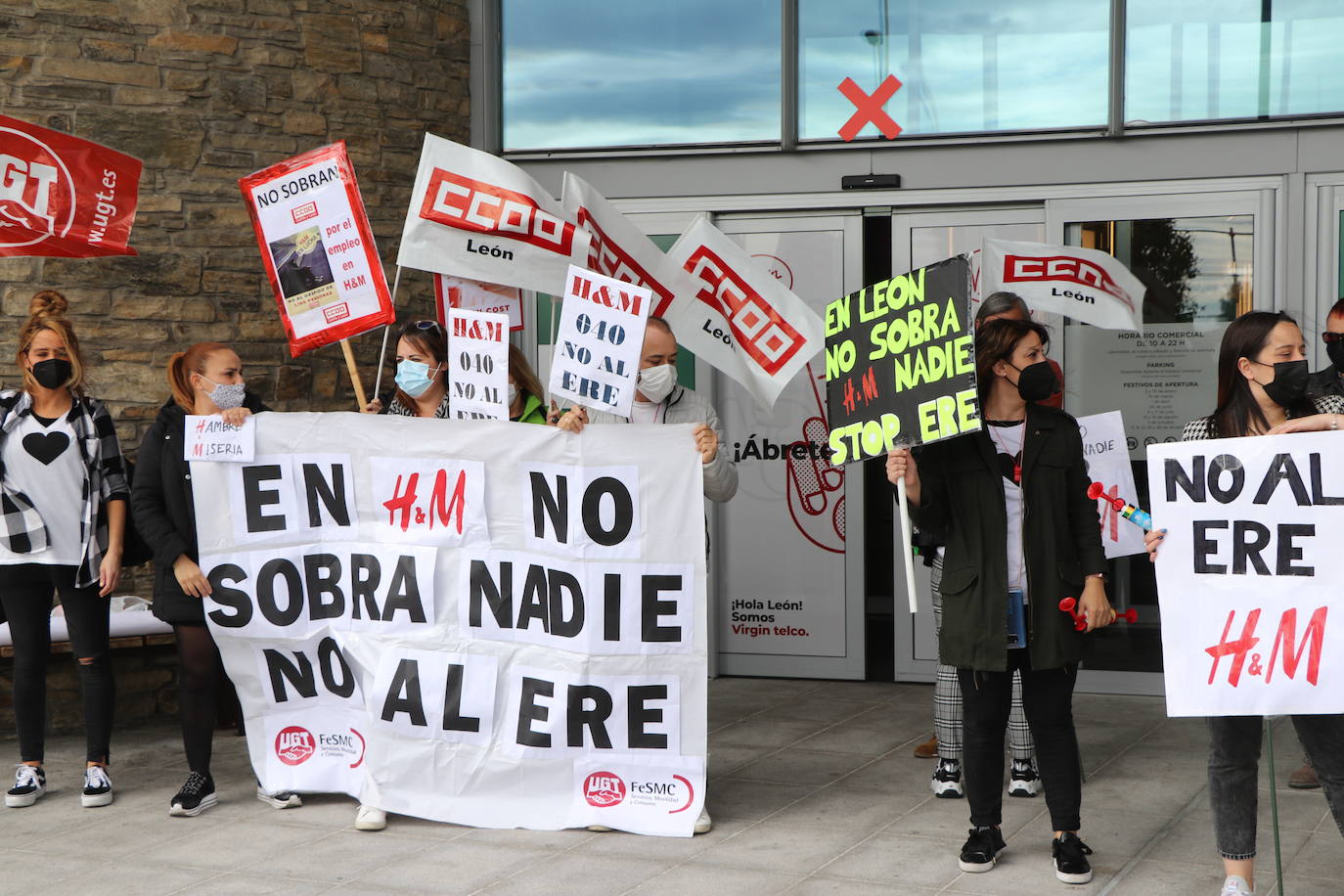 Las trabajadoras reclaman que no se precarice su empleo y se mantegan todos los puestos.