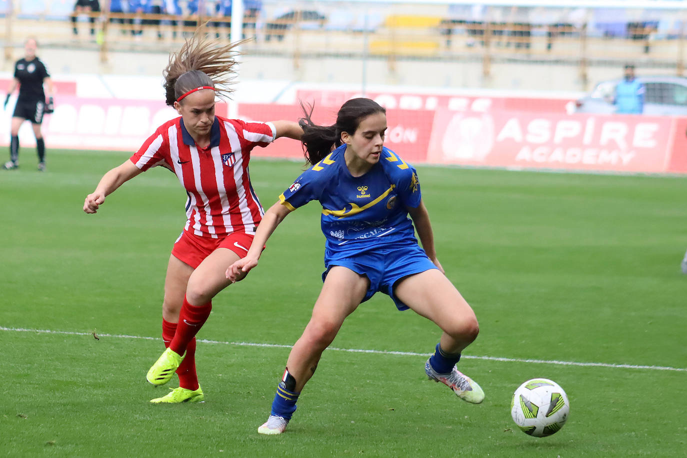 El conjunto leonés supera 4-1 al Atlético C en el día en el que el fútbol femenino desembarcó en el Reino de León