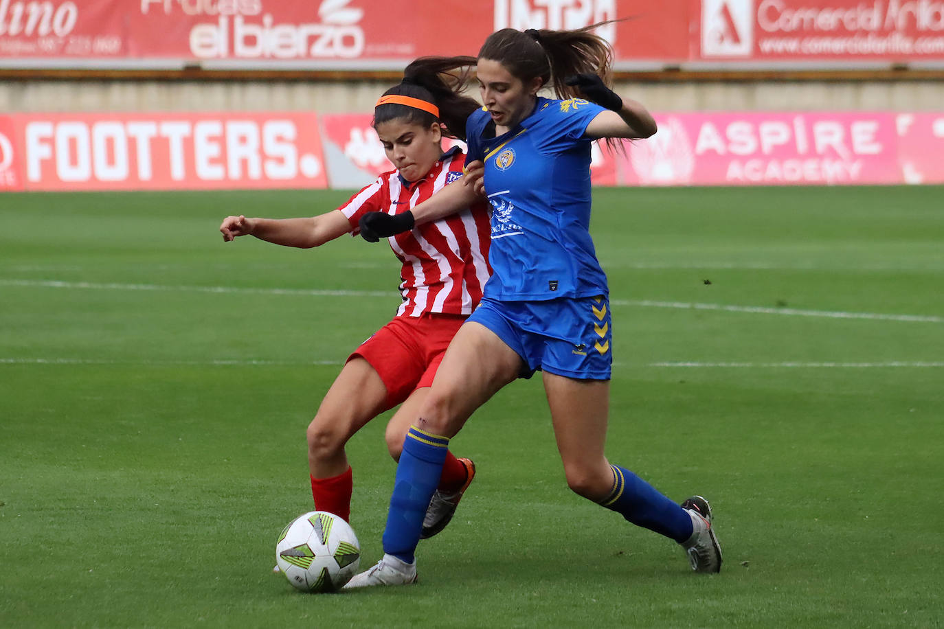 El conjunto leonés supera 4-1 al Atlético C en el día en el que el fútbol femenino desembarcó en el Reino de León