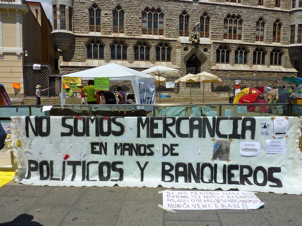 Parece que ha sido un abrir y cerrar de ojos, pero en realidad ha pasado una década. León mira a aquel lejano 15M, con su movimiento desde las bases de la sociedad, con su acampaña y con sus manifestaciones. Pero hoy, ¿qué queda de todo aquello?