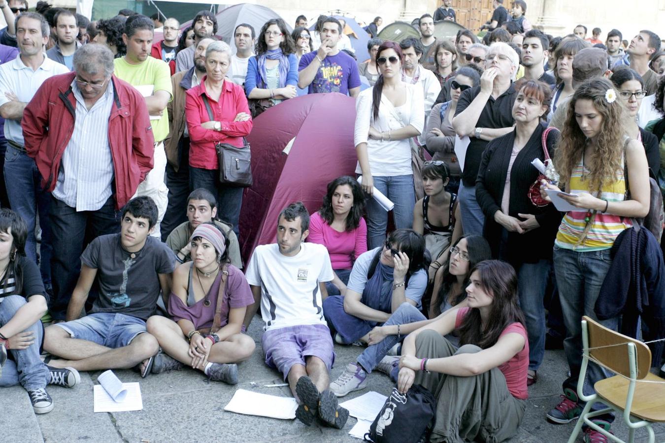 Parece que ha sido un abrir y cerrar de ojos, pero en realidad ha pasado una década. León mira a aquel lejano 15M, con su movimiento desde las bases de la sociedad, con su acampaña y con sus manifestaciones. Pero hoy, ¿qué queda de todo aquello? 