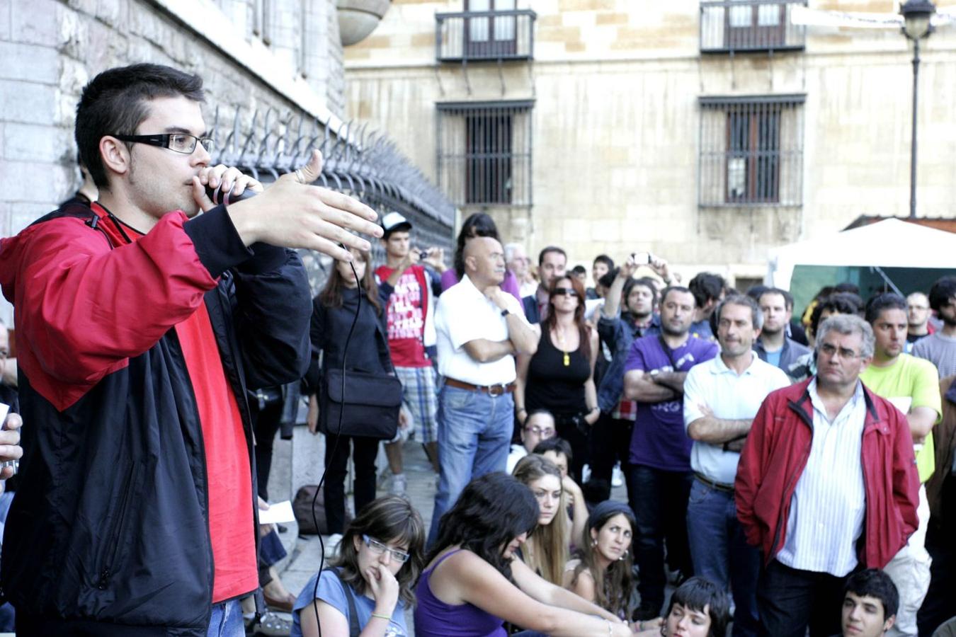 Parece que ha sido un abrir y cerrar de ojos, pero en realidad ha pasado una década. León mira a aquel lejano 15M, con su movimiento desde las bases de la sociedad, con su acampaña y con sus manifestaciones. Pero hoy, ¿qué queda de todo aquello? 