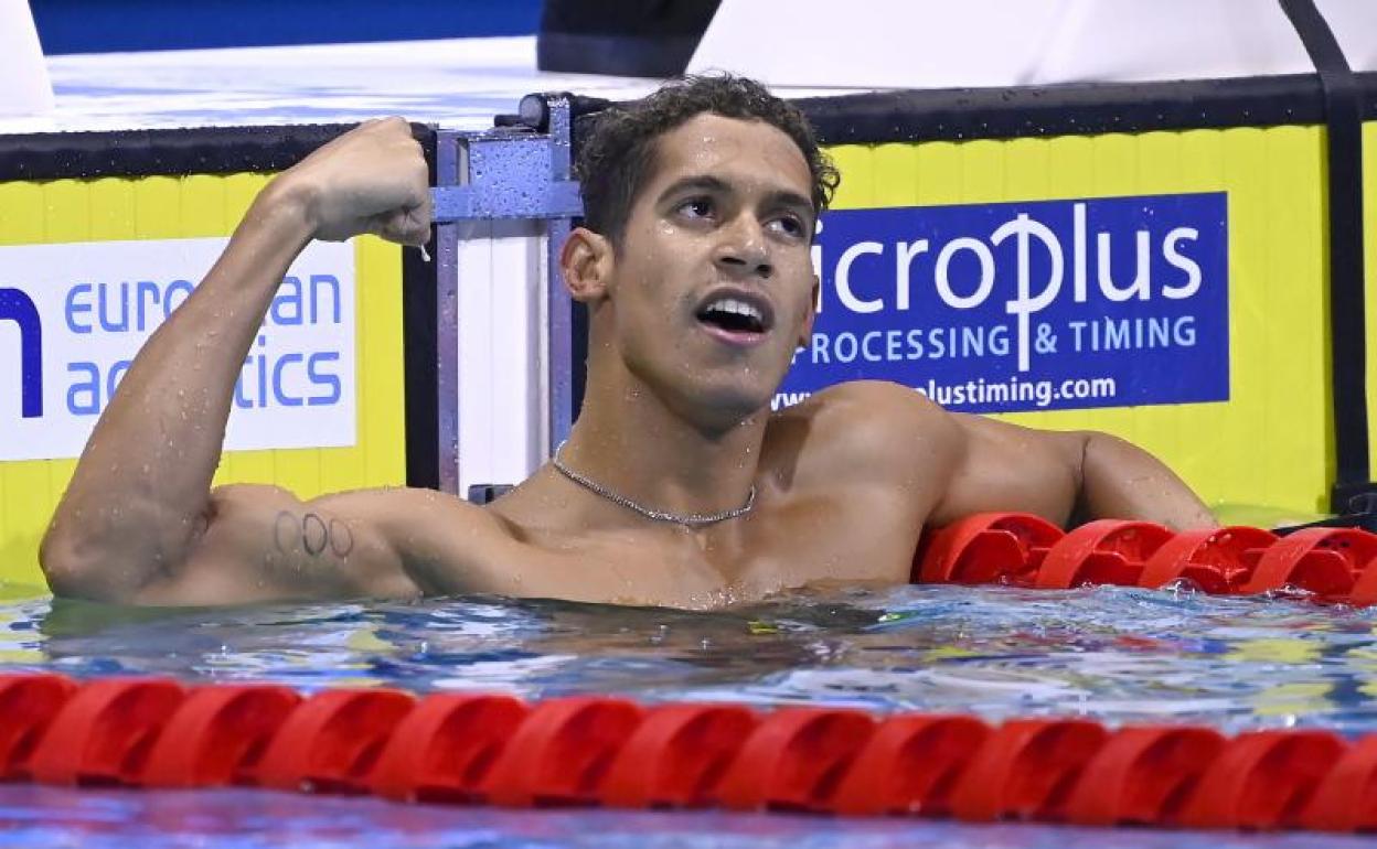 Hugo González celebra su victoria en la final de 200 estilos en los Europeos de Budapest. 