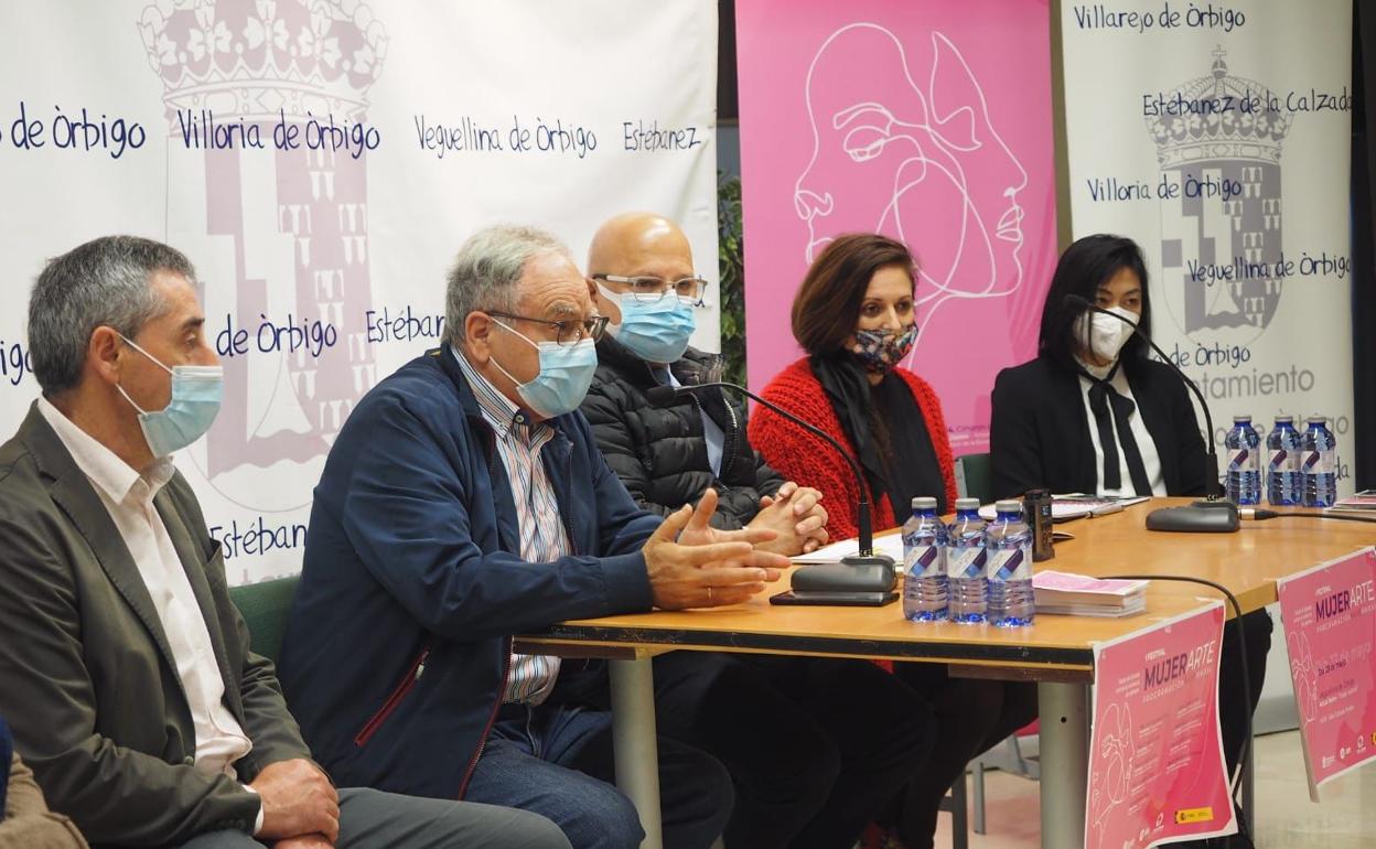 Municipios leoneses se unen para luchar contra la violencia de género a través del teatro