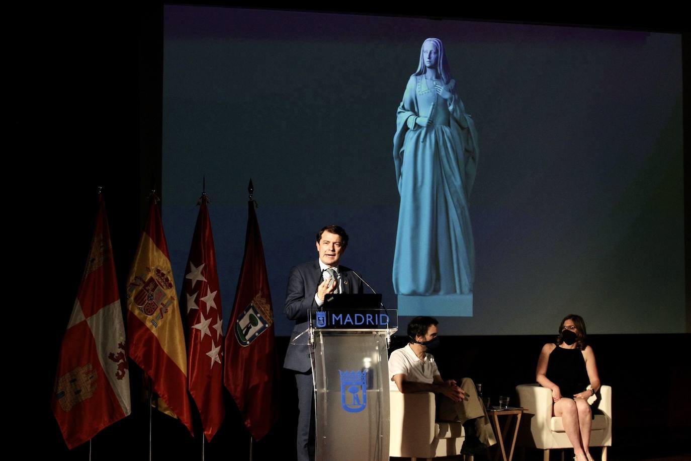 El presidente de la Junta participó en Madrid en un acto de homenaje a la Reina Juana y ensalzó el «parlamentarismo en León».