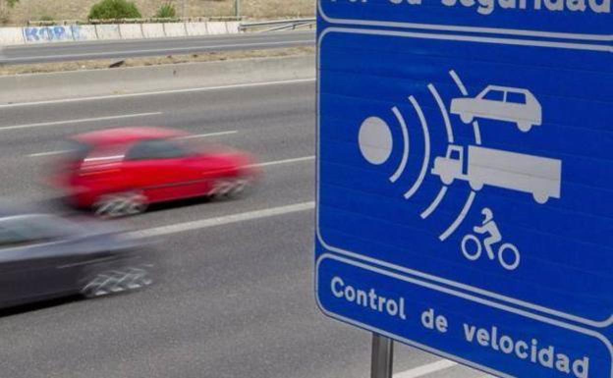 Control de velocidad en una carretera de alta capacidad.