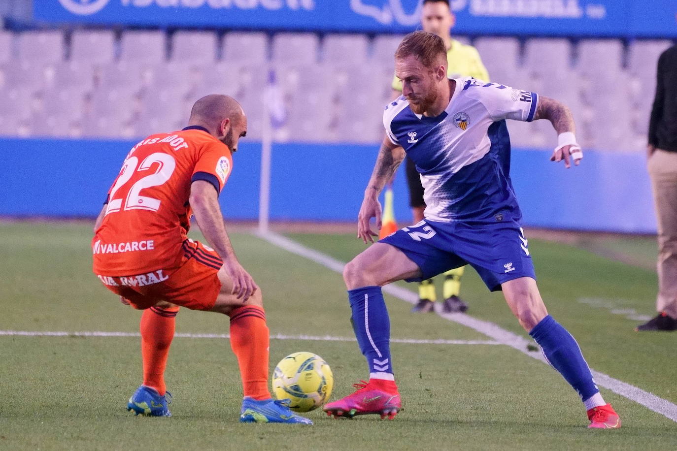 La SD Ponferradina visita la Nova Creu Alta para medirse al CE Sabadell en el último partido a domicilio del curso.