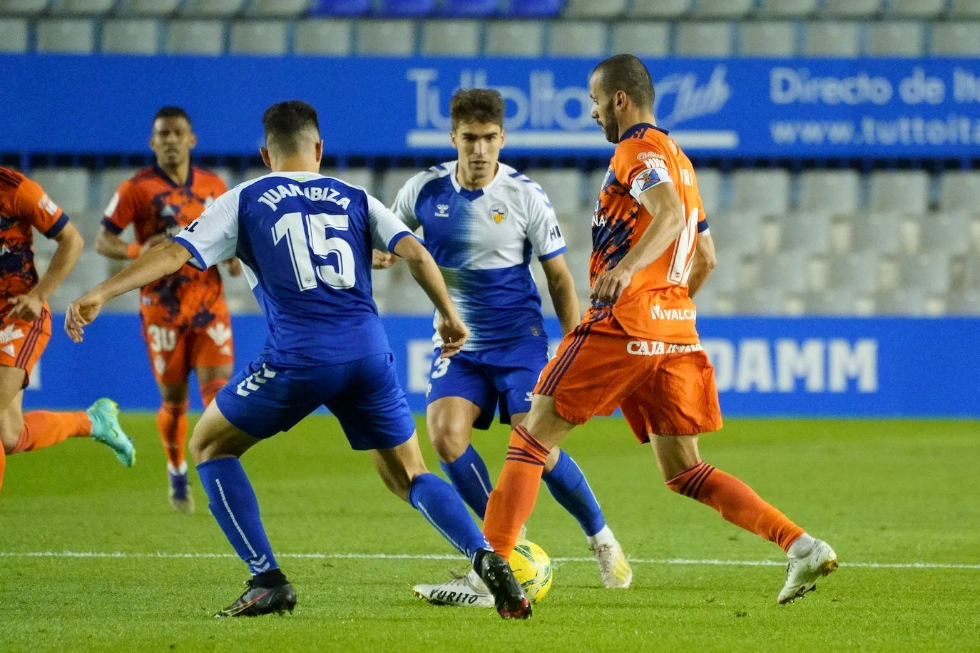 La SD Ponferradina visita la Nova Creu Alta para medirse al CE Sabadell en el último partido a domicilio del curso.