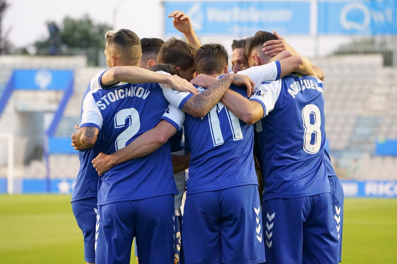 La SD Ponferradina visita la Nova Creu Alta para medirse al CE Sabadell en el último partido a domicilio del curso.