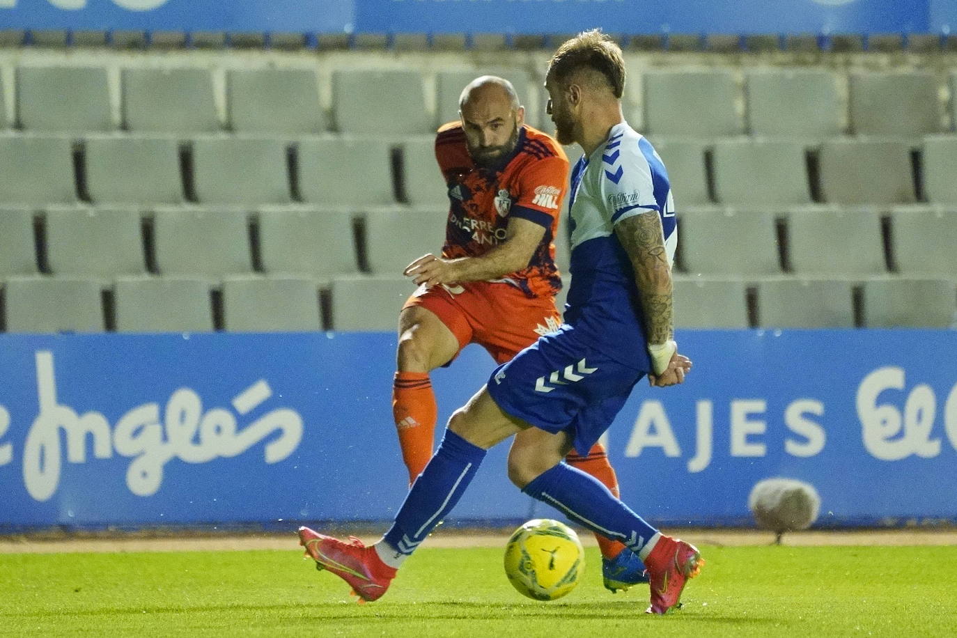 La SD Ponferradina visita la Nova Creu Alta para medirse al CE Sabadell en el último partido a domicilio del curso.