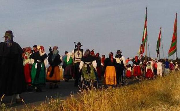 Romería de Nuestra Señora de las Angustias, a la que se honra en La Milla del Páramo.