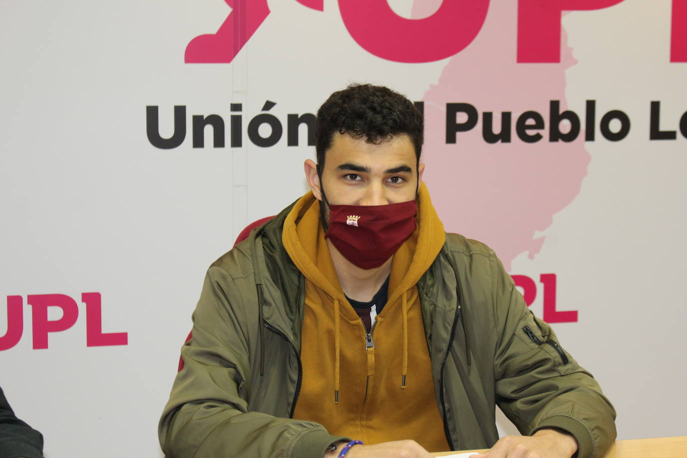 Los jóvenes leonesistas, unos cincuenta miembros, se suman a la manifestación convocada por Conceyu por la autonomía de la Región Leonesa.