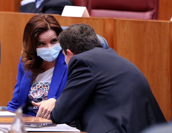 Carlota Amigo, durante el pleno de las Cortes 