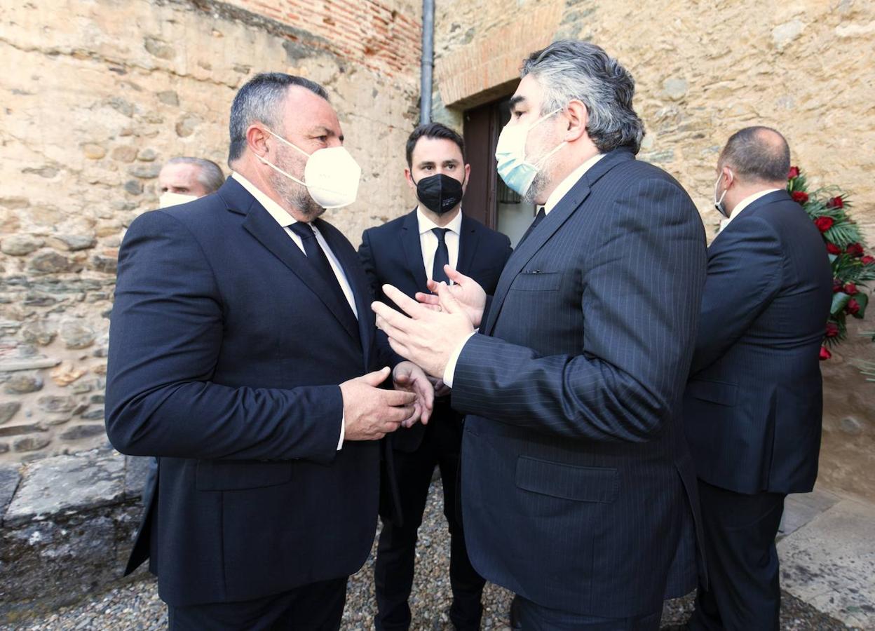 El ministro de Cultura y Deporte, José Manuel Rodríguez Uribes, asiste al funeral del compositor y director de orquesta Cristóbal Halffter en la Colegiata de Villafranca del Bierzo