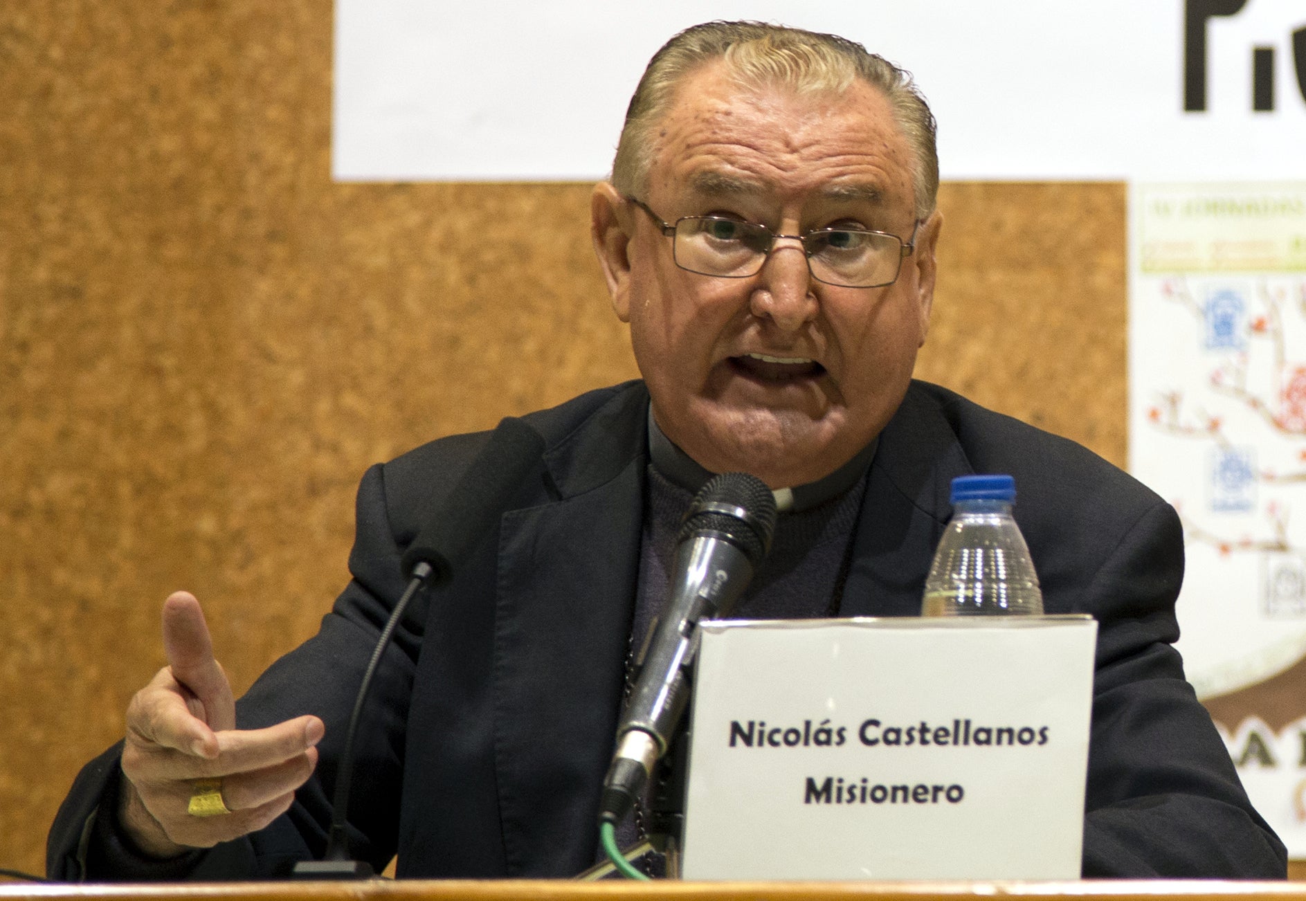 España y Bolivia impulsan la candidatura del cura leonés Nicolás Castellanos al Nobel de la Paz. La postulación de este sacerdote, nacido en León en 1935 en el seno de una familia de labradores, se debe a haber dedicado su vida a los pobres de la ciudad boliviana de Santa Cruz. 