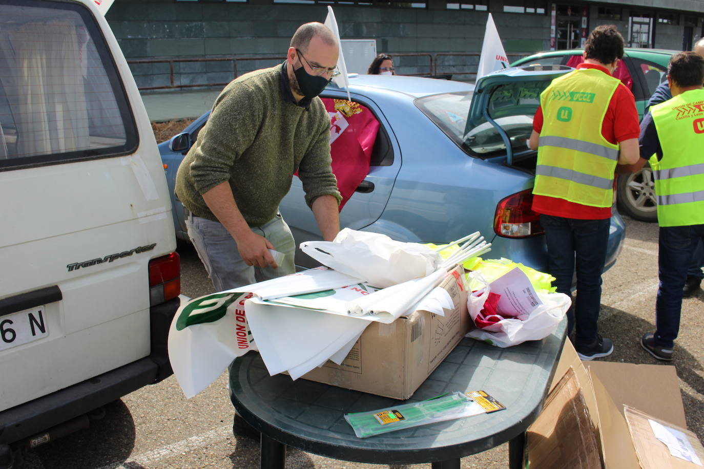 Trece camiones recorren las calles de León contra una PAC «cada vez menos productivista».