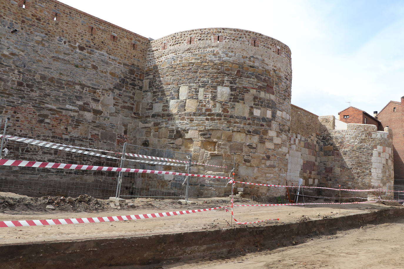 La zona arqueológica de la Era del Moro dotará a la capital de nuevos lienzos de su muralla que será puesta en valor.