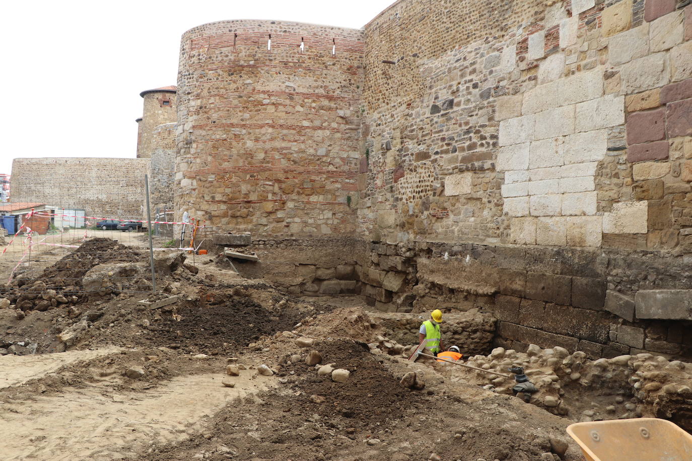 La zona arqueológica de la Era del Moro dotará a la capital de nuevos lienzos de su muralla que será puesta en valor.