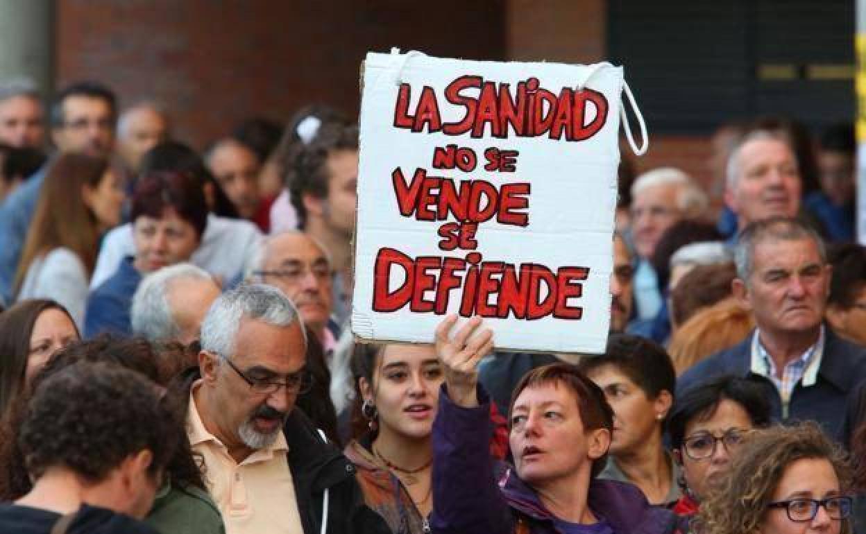 Podemos e IU León apoyan las concentraciones en defensa de la sanidad pública