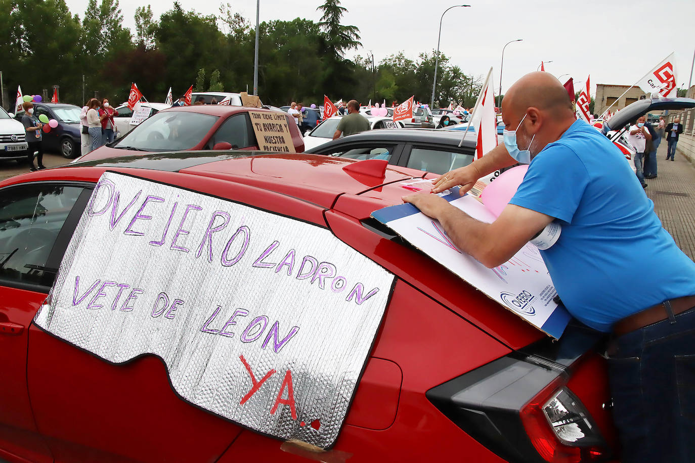 Fotos: Los trabajadores de Ovejeron vuelven a las calles