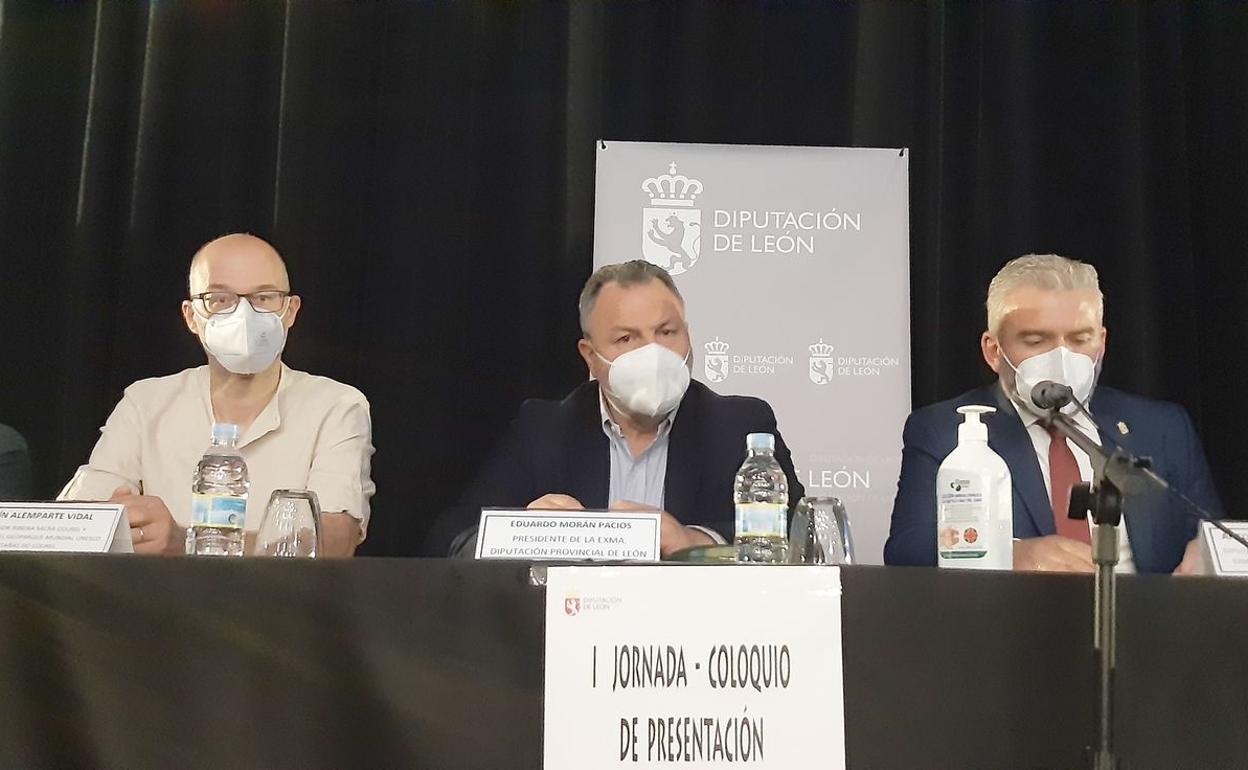 Un instante de la presentación de la candidatura del Geoparque Mundial Médulas-Teleno.