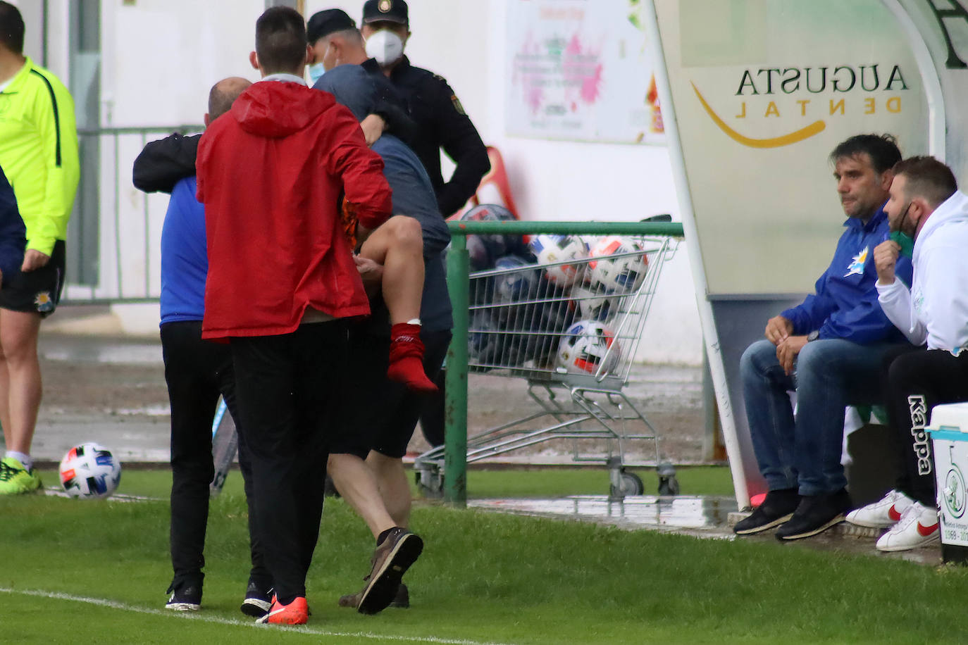 El Atlético Astorga recibió al Mirandés B en la semifinal del playoff de ascenso a Segunda RFEF.