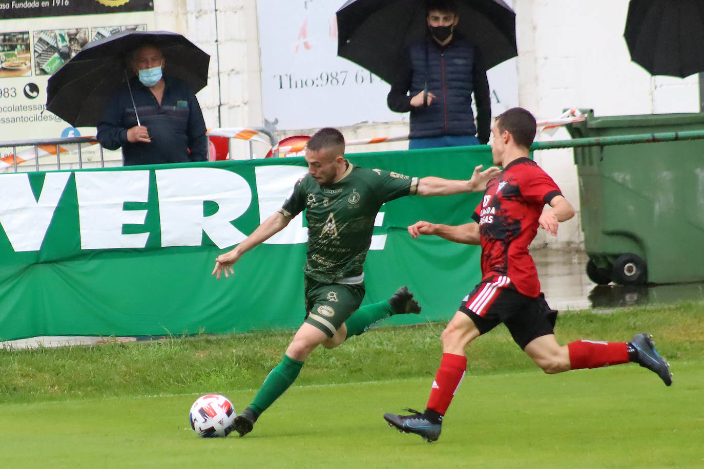 El Atlético Astorga recibió al Mirandés B en la semifinal del playoff de ascenso a Segunda RFEF.