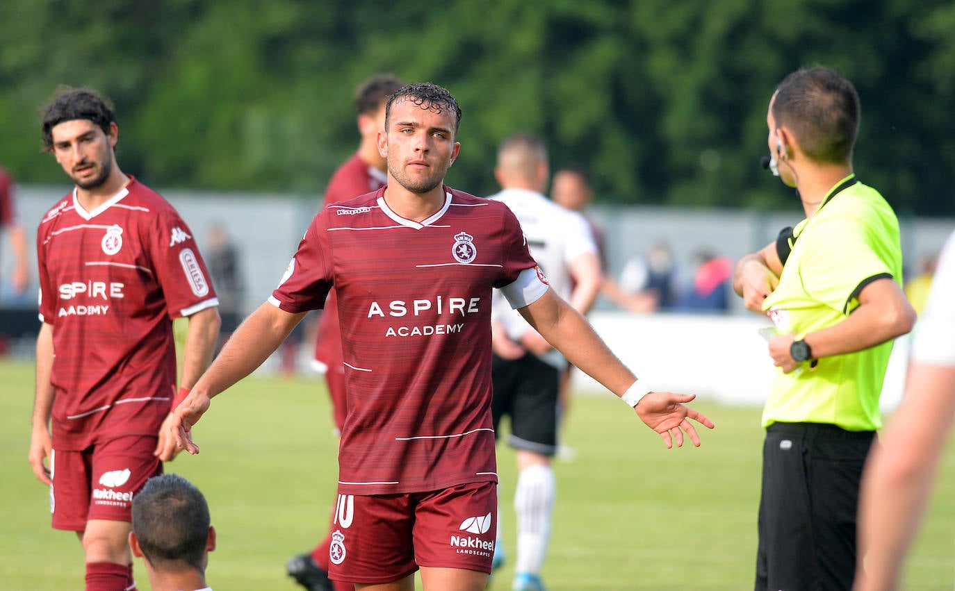 El conjunto leonés pierde en las semifinales de la fase de ascenso ante el Burgos Promesas por 2-1.