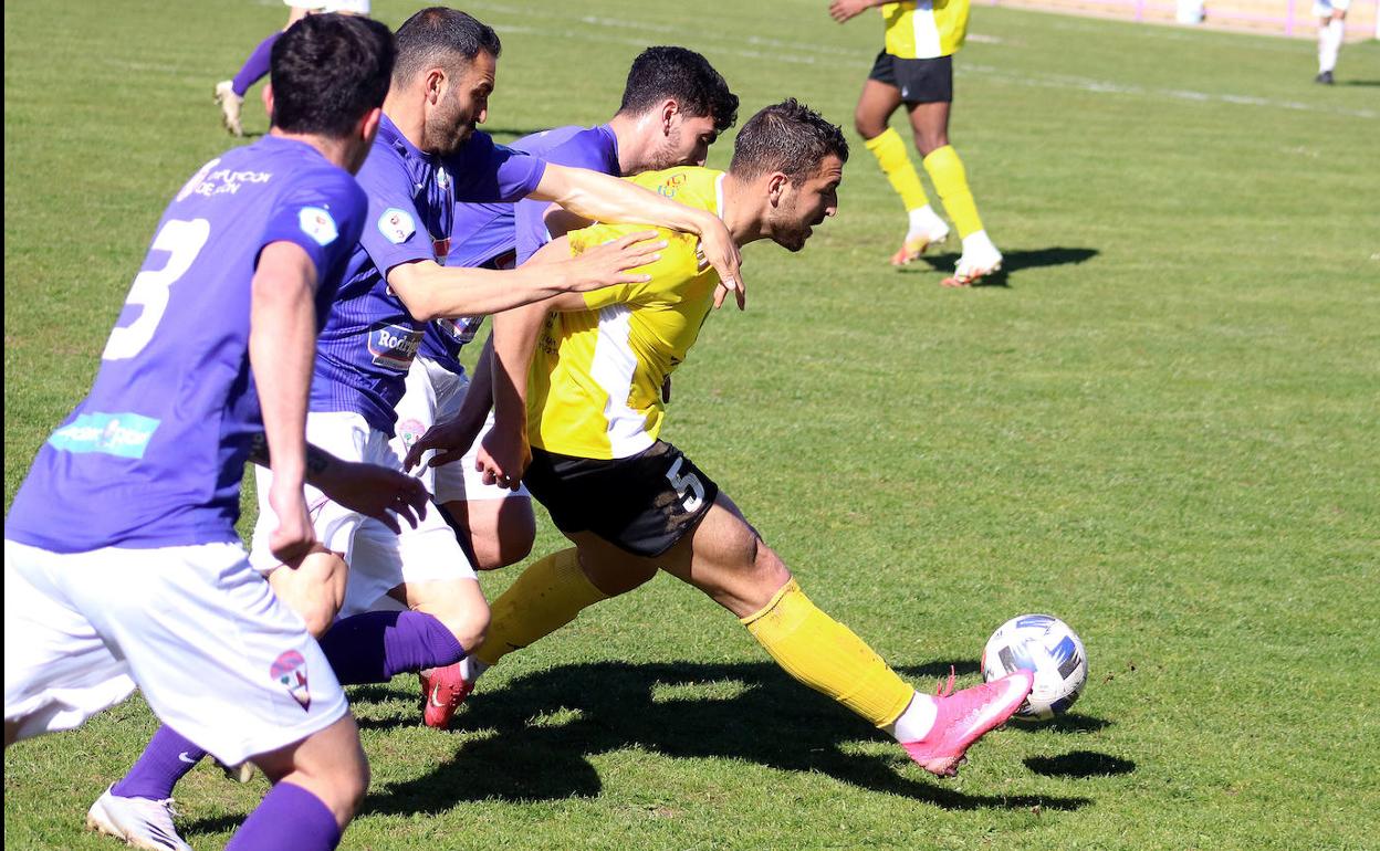 Un lance de un partido de La Bañeza.