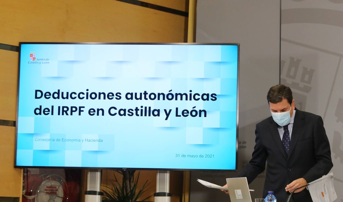 El consejero de Economía y Hacienda, Carlos Fernández Carriedo, presenta las deducciones autonómicas del IRPF en Castilla y León y la campaña de ayuda a la Declaración de la Renta 2020 en el medio rural