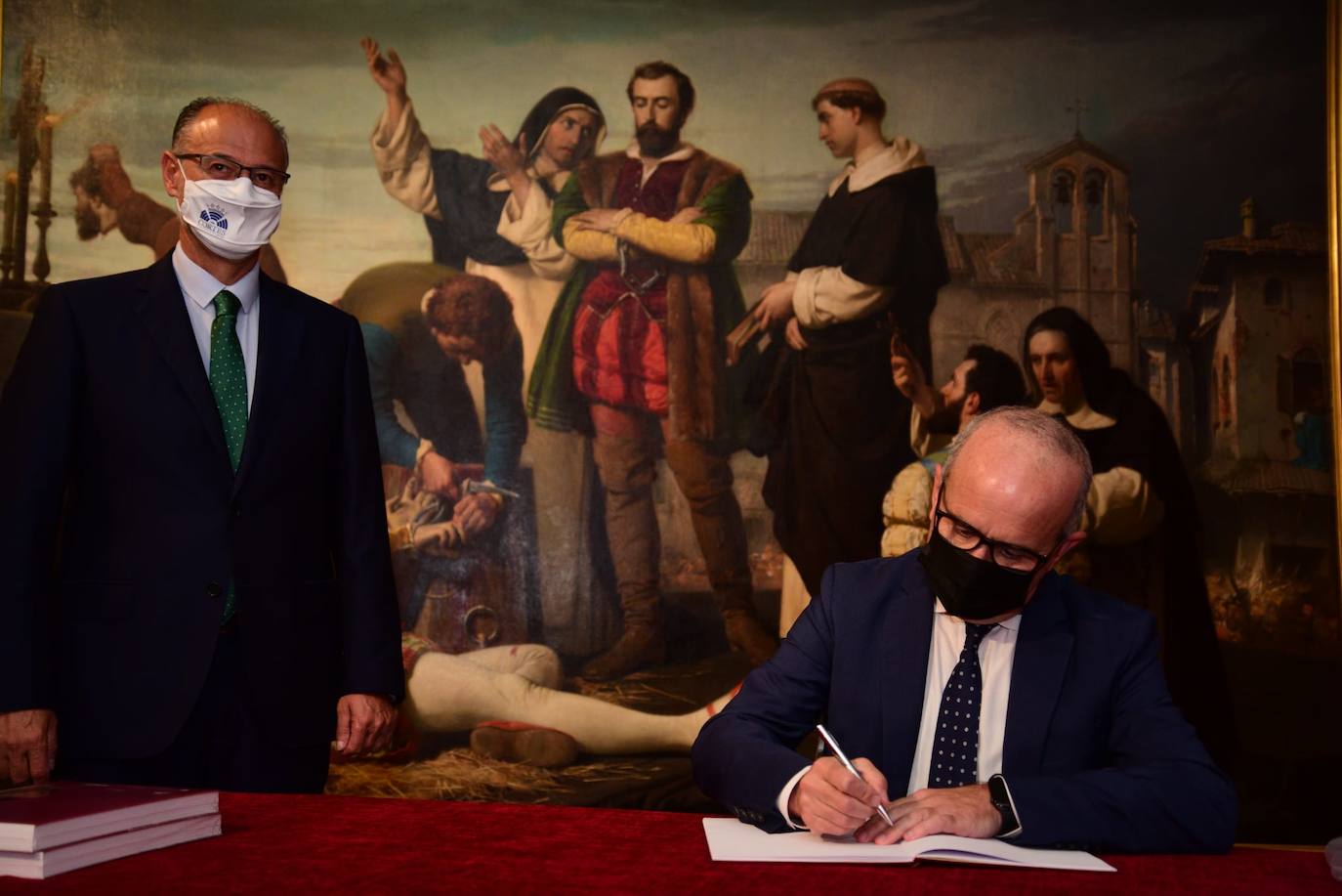 Firma del acuerdo entre las Cortes y la Uned.