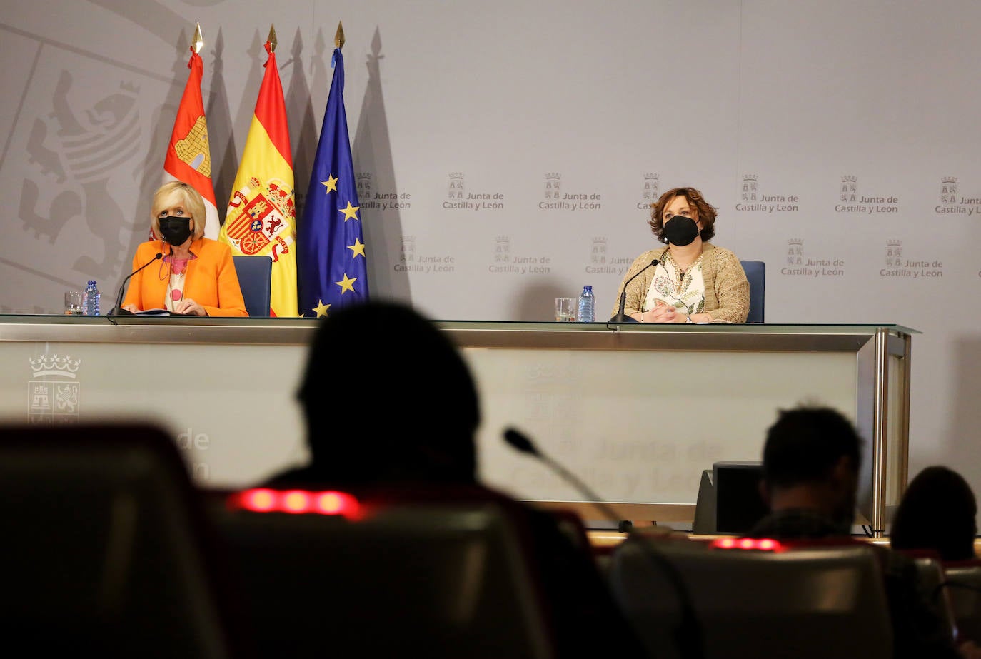 La consejero de Sanidad informa sobre la actualidad epidemiológica en Castilla y León.