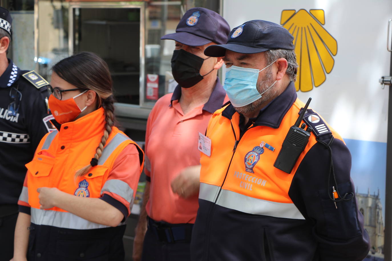 El puesto de información al peregrino de Puentecastro recupera su actividad con el objetivo de recuperar sus cifras de antes de la pandemia.