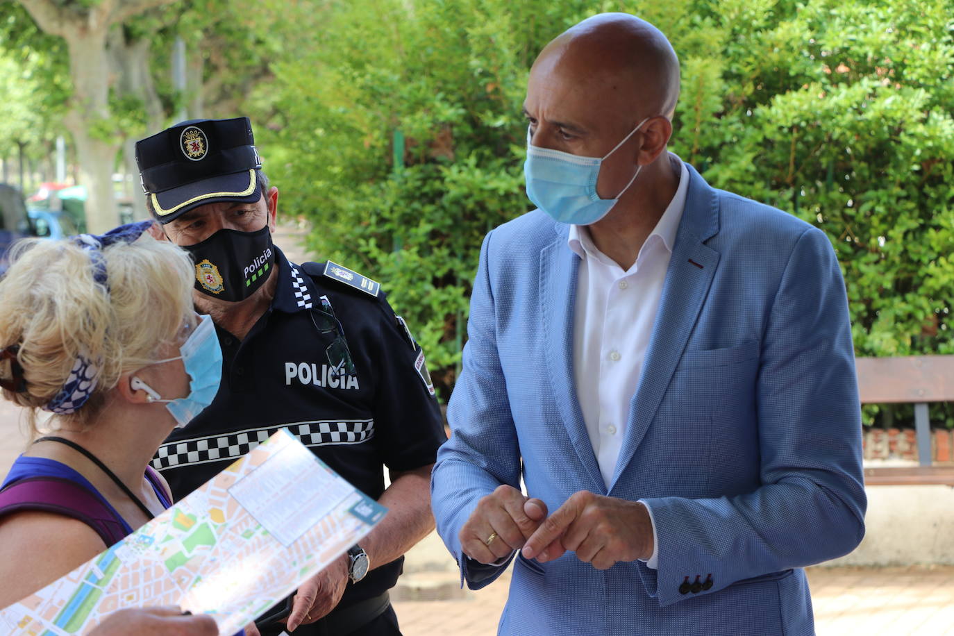 El puesto de información al peregrino de Puentecastro recupera su actividad con el objetivo de recuperar sus cifras de antes de la pandemia.