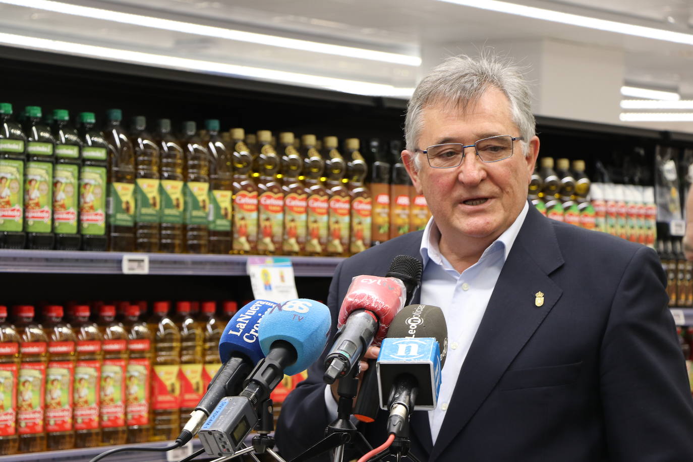 La cadena E.Leclerc estrena su quinto supermercado en el Alfoz con varias personalidades en su inauguración.