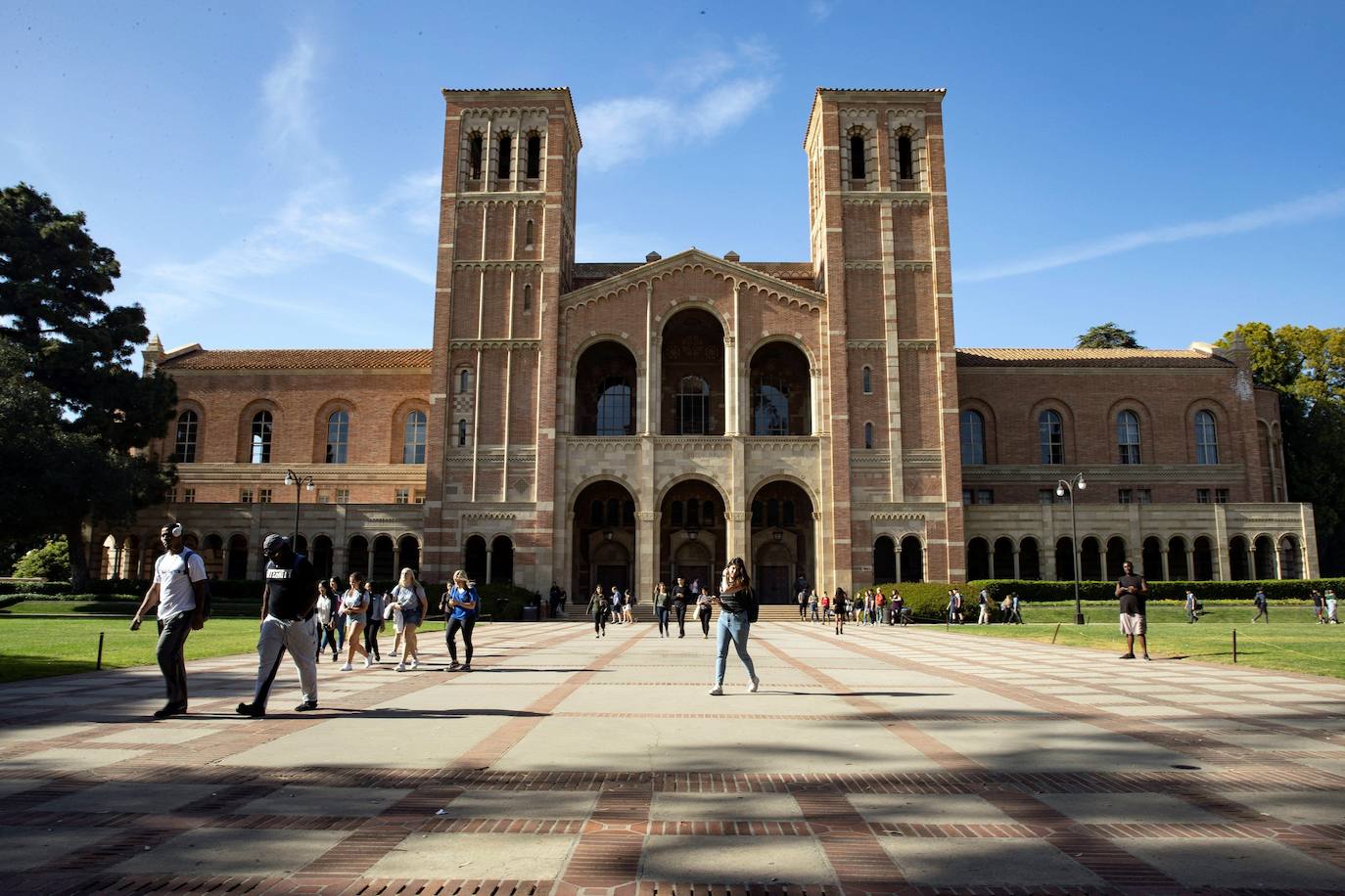 2.- UNIVERSIDAD DE CALIFORNIA (UCLA) (LOS ÁNGELES, ESTADOS UNIDOS)