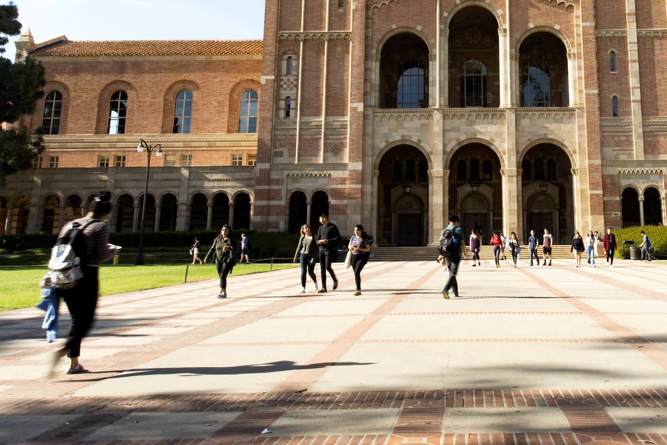 2.- UNIVERSIDAD DE CALIFORNIA (UCLA) (LOS ÁNGELES, ESTADOS UNIDOS)