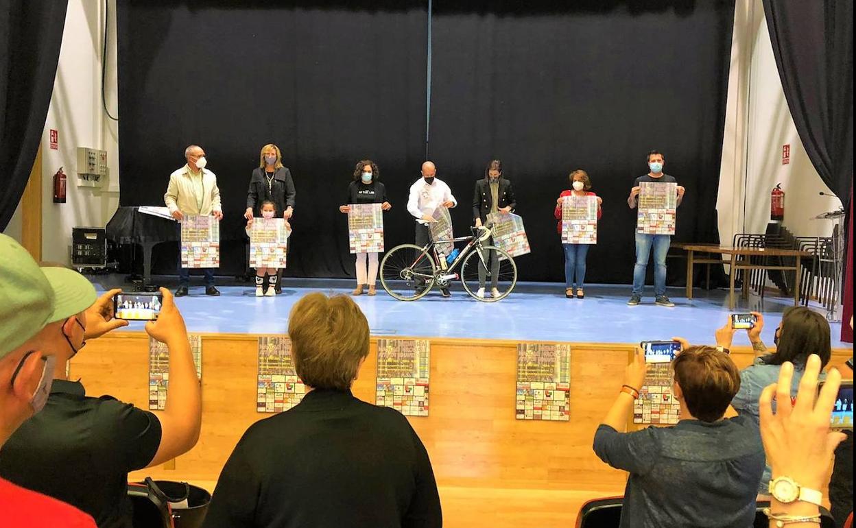 Presentación en el auditorio de Benavides.