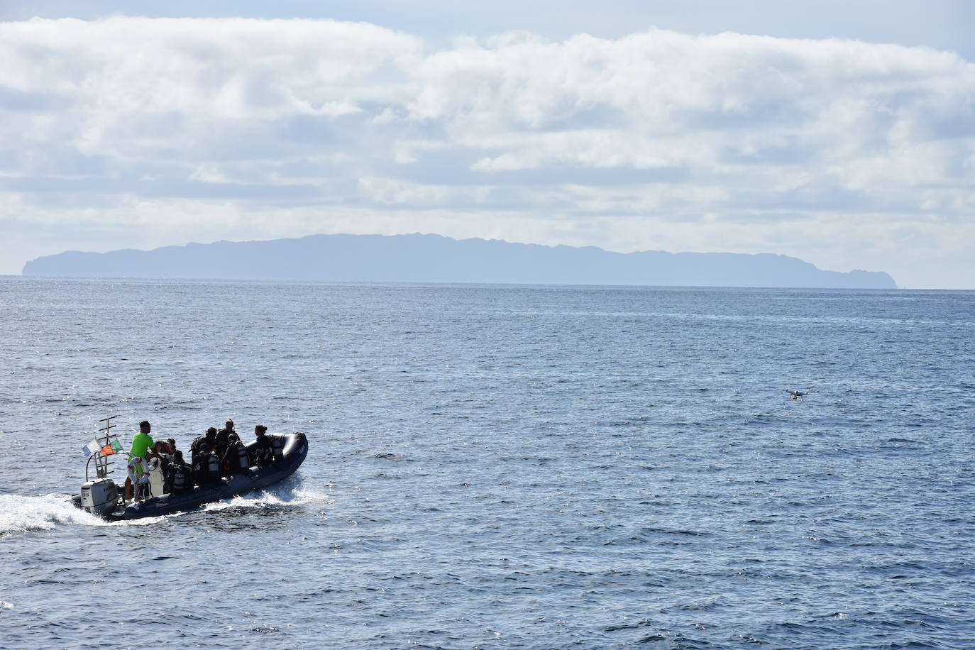 Una expedición con presencia leonesa viajó hasta las islas portuguesas para rodar un documental sobre las focas monje, un animal con apenas 650 ejemplares en el mundo.