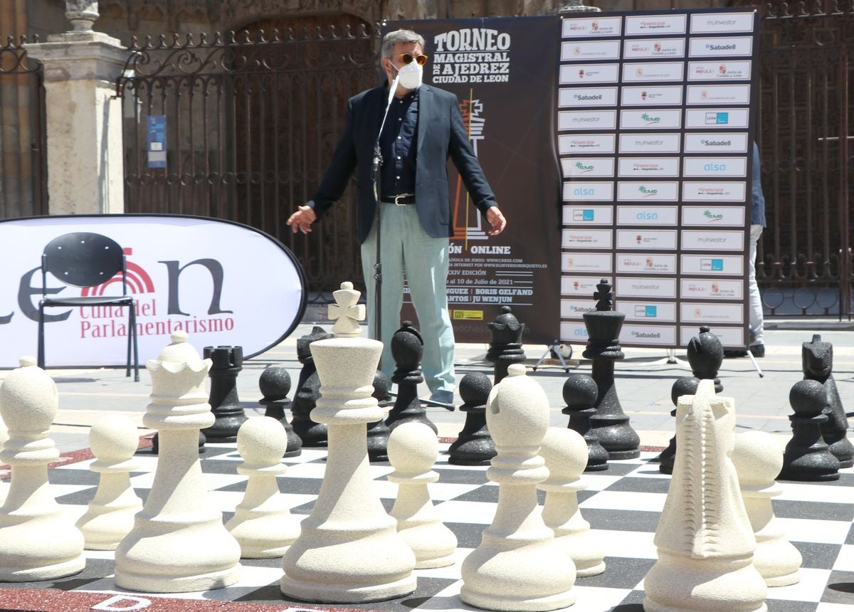 El torneo presenta su nueva edición a los pies de la Catedral y repetirá su formato online