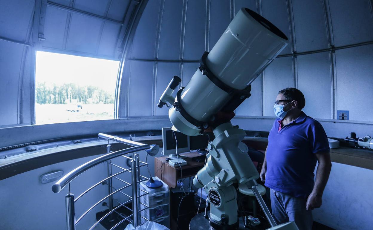Un telescopio de la Asociación Leonesa de Astronomía.