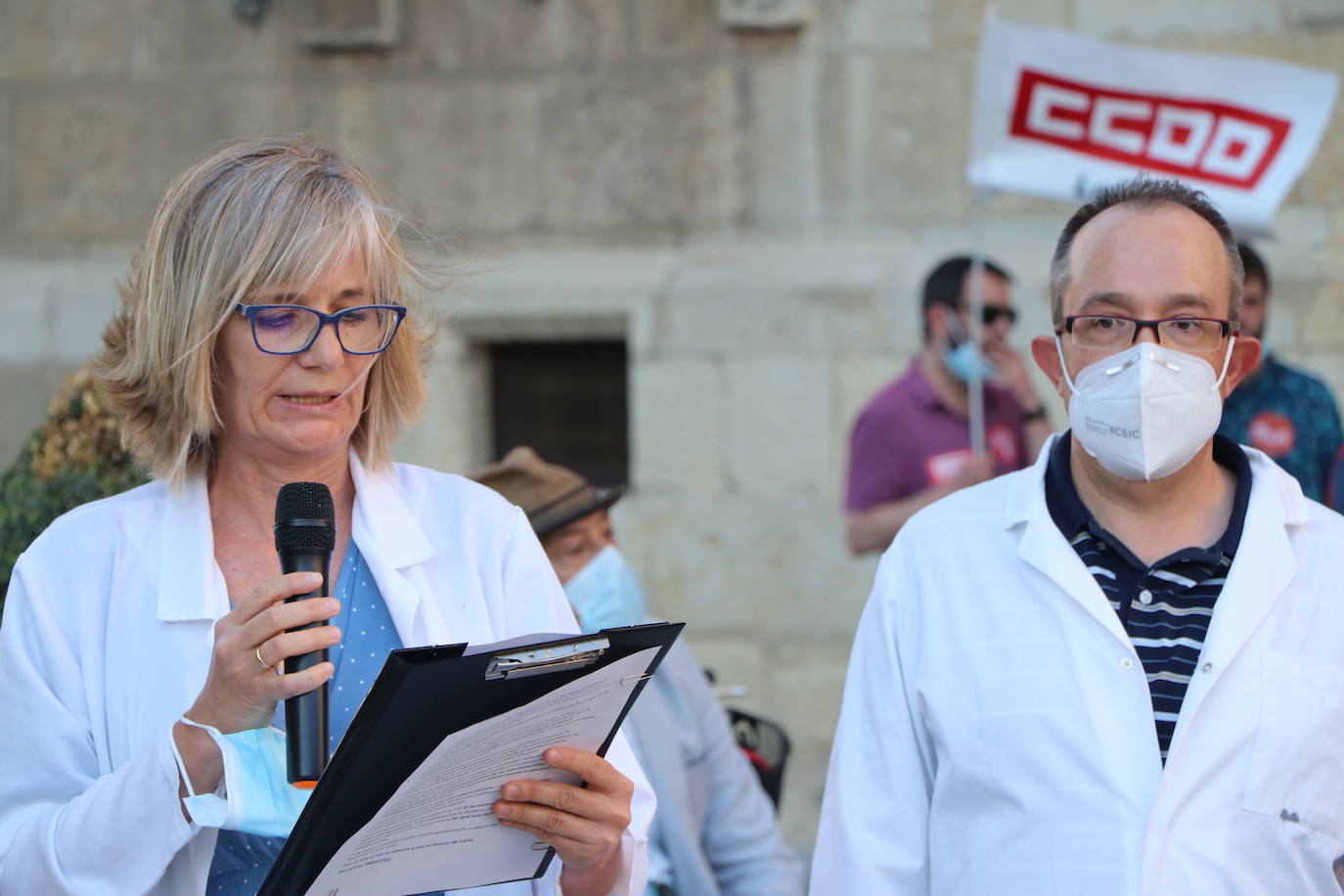 Los trabajadores de Inbiotec se concentran en defensa de la supervivencia del Instituto de Biotecnología de León y por el mantenimiento de los puestos de trabajo del personal del centro tecnológico.