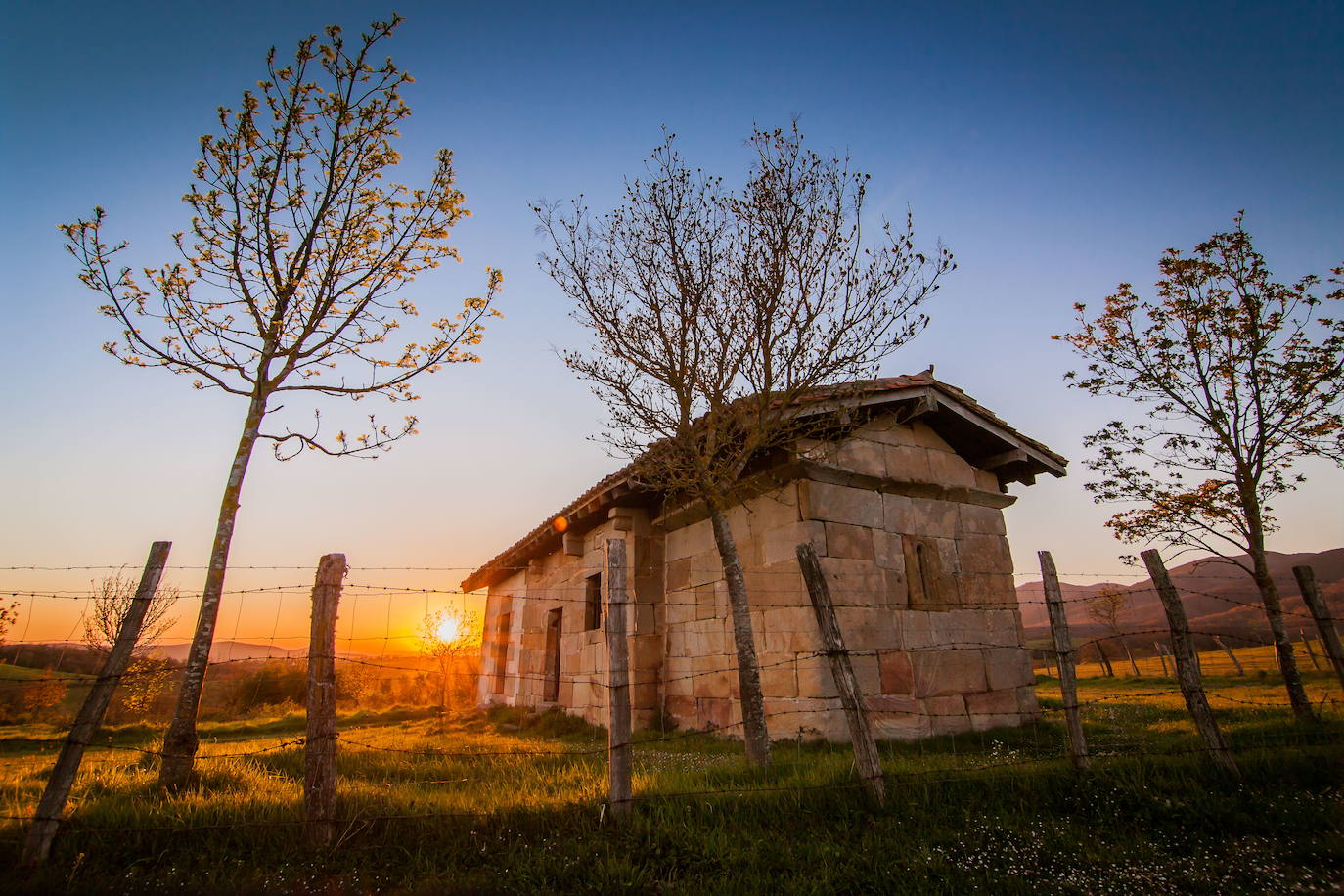 Erita de San Julian y Santa Basilisa, en Álava. Está en Zalduondo