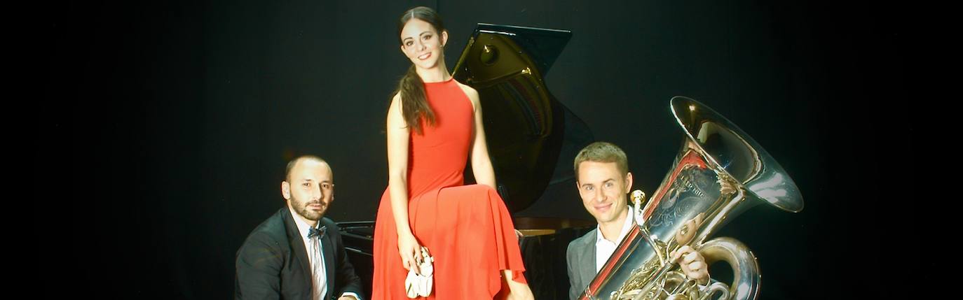 El Duo2Arts está integrado José Martínez, tubista, y Sherezade Soriano, bailarina y actriz, que estarán acompañados por David Jiménez al piano.